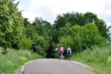 Radfahrer zwischen Stücken und Blankensee © Landschafts-Förderverein Nuthe-Nieplitz-Niederung e.V./Peter Koch