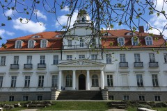 Eingangsportal Schloss Genshagen, Foto: Susan Gutperl, Lizenz:  Tourismusverband Fläming e.V.