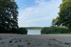Blick auf dem Strand am Siethener See, Foto: Susan Gutperl, Lizenz: Tourismusverband Fläming e.V.