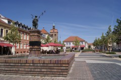 Kariedelbrunnen mit Marktturm, Foto: Nadine Stamminger, Lizenz: Stadt Luckenwalde