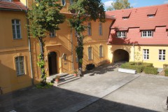 Hotel Vierseithof Innenhof, Foto: Yves Lasdinat, Lizenz: HF Berlin Brandenburg Grundbesitz GmbH